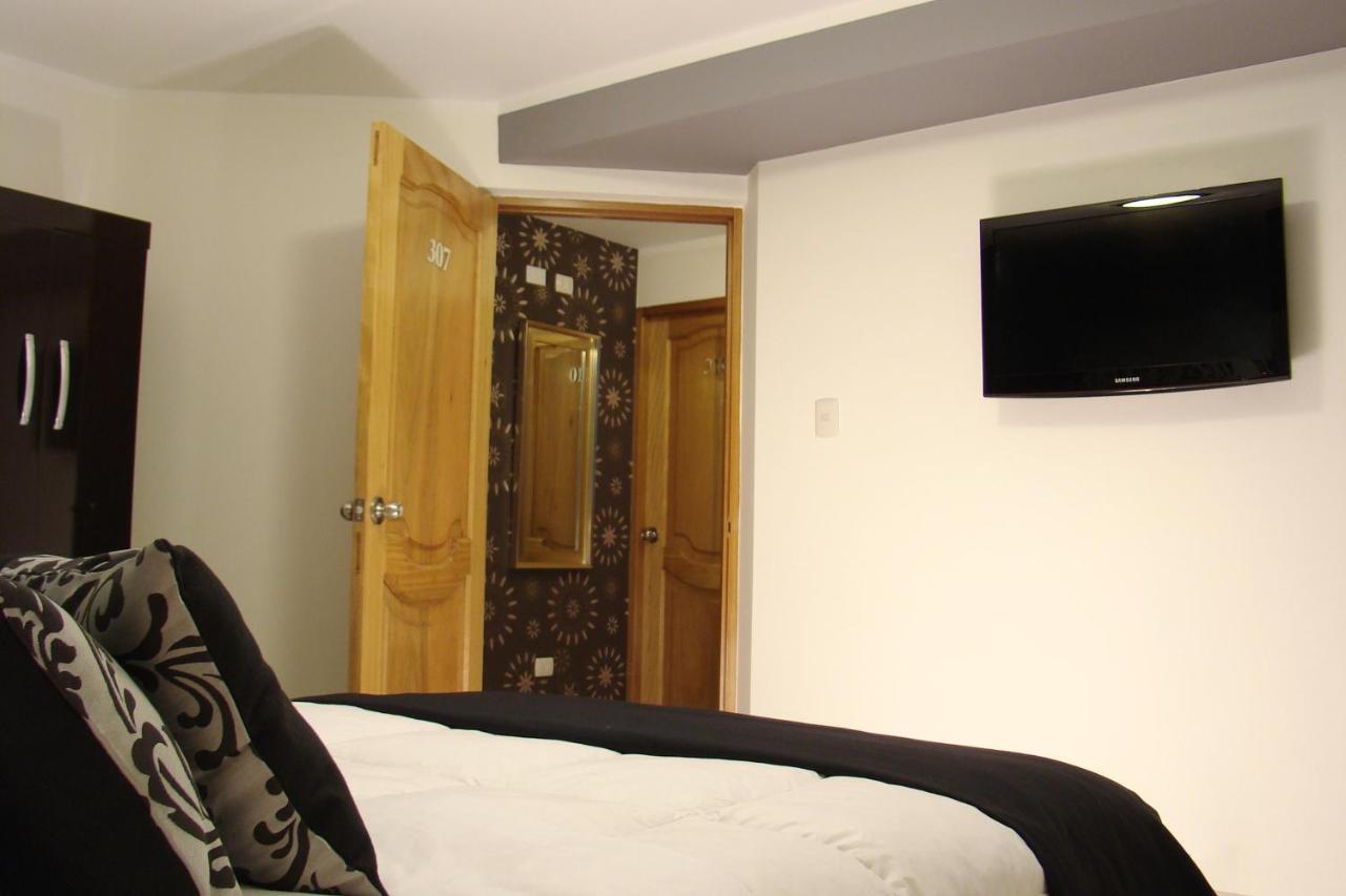 Hostal Media Luna Trujillo Eksteriør billede